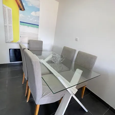 En Bord De Apartment *